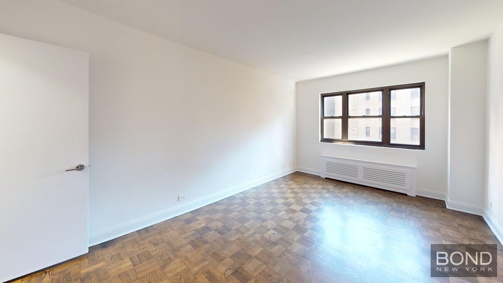 165 east 35th street  - Photo 1
