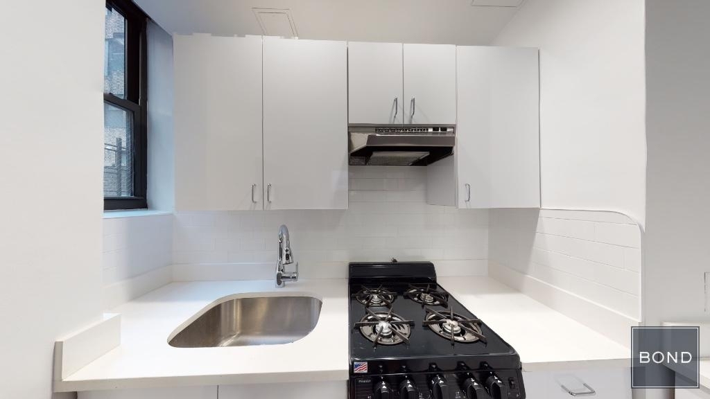 140 East 46th Street  - Photo 2