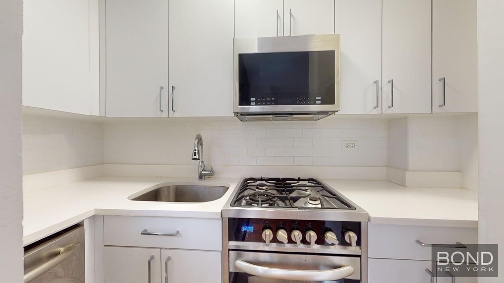 165 east 35th  - Photo 2
