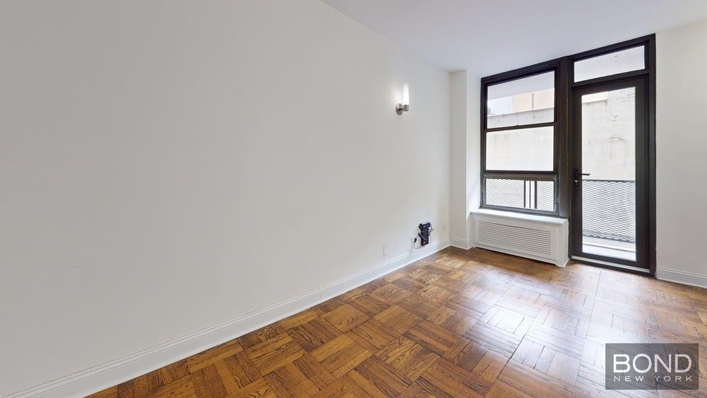 165 east 35th  - Photo 1