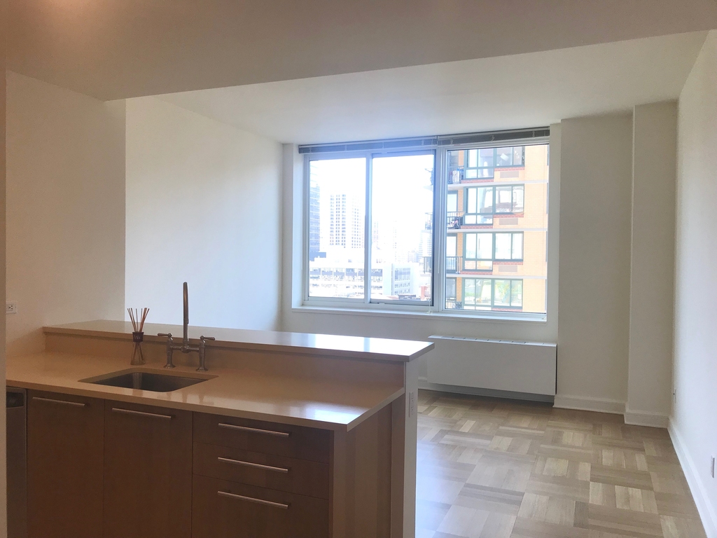 400 West 63rd Street - Photo 3