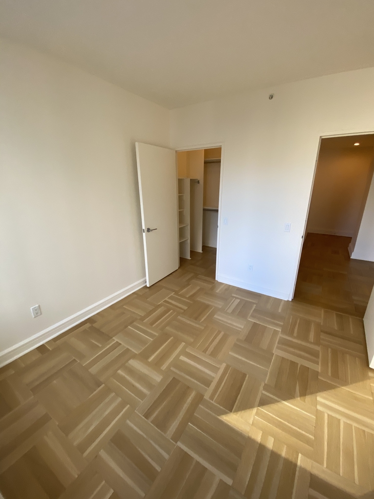 400 West 63rd Street - Photo 5