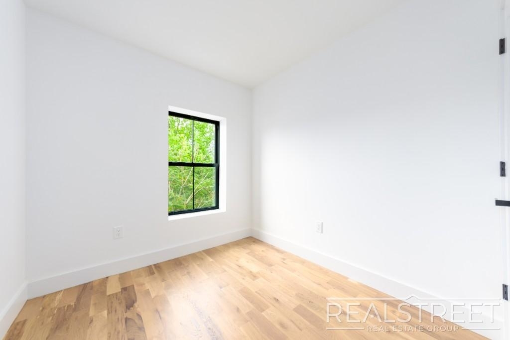 536a Monroe St - Photo 3