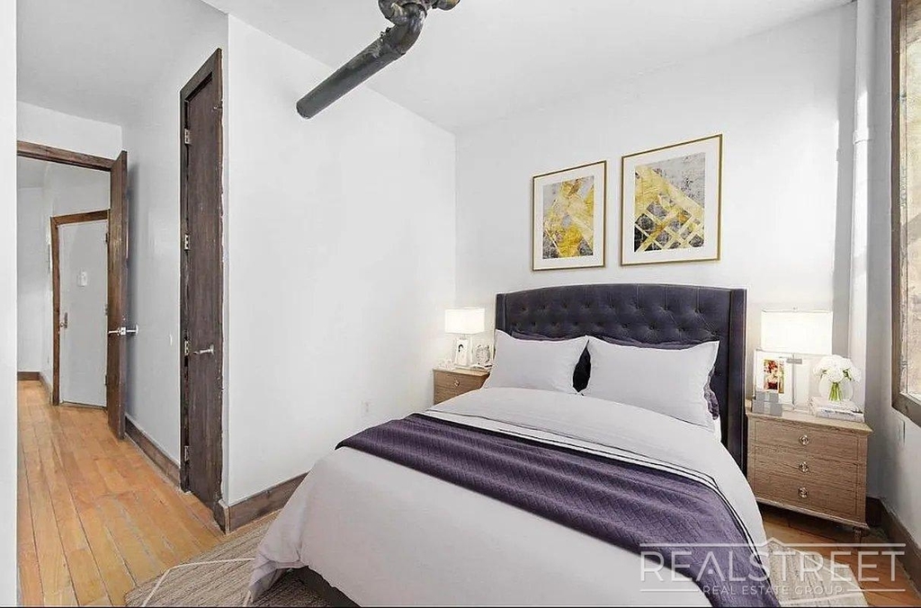 886 Flushing Ave - Photo 3