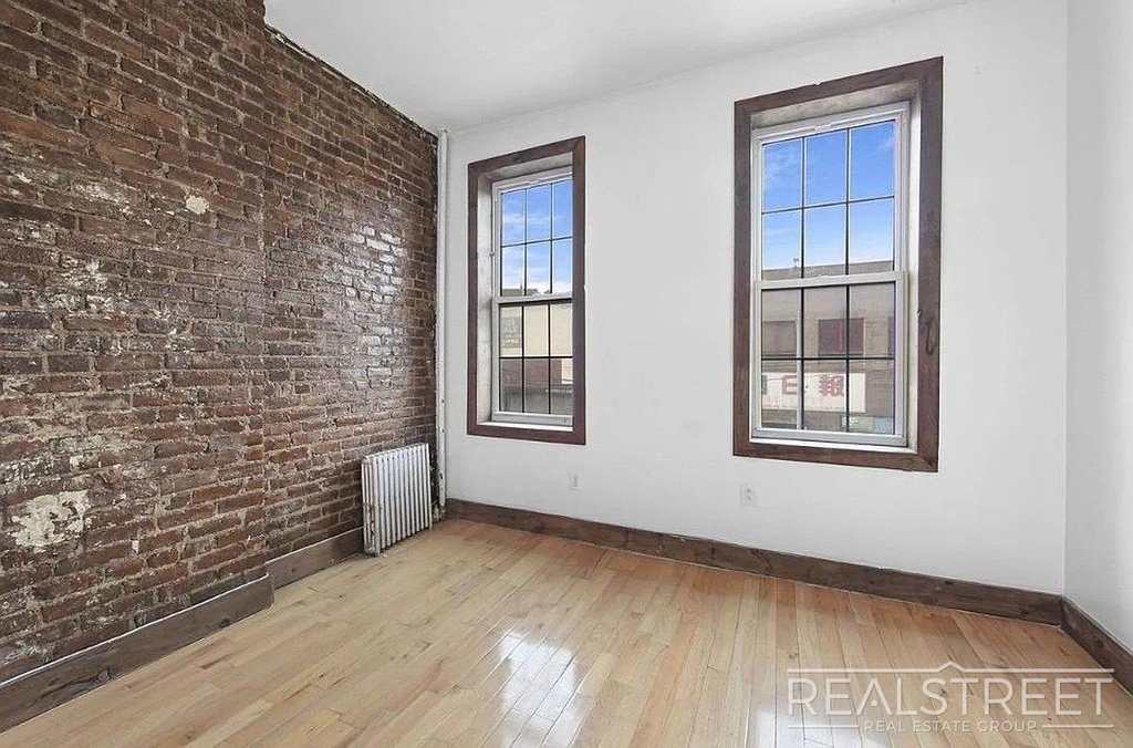 886 Flushing Ave - Photo 6