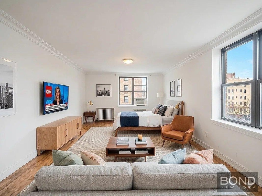 East 36th Street - Photo 0