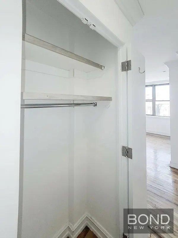 East 36th Street - Photo 6