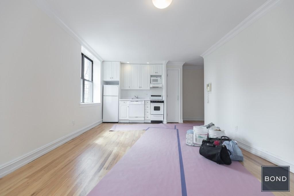 East 36th Street - Photo 4