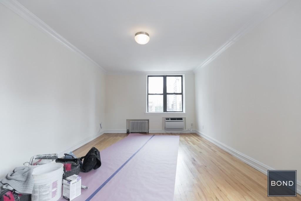 East 36th Street - Photo 3