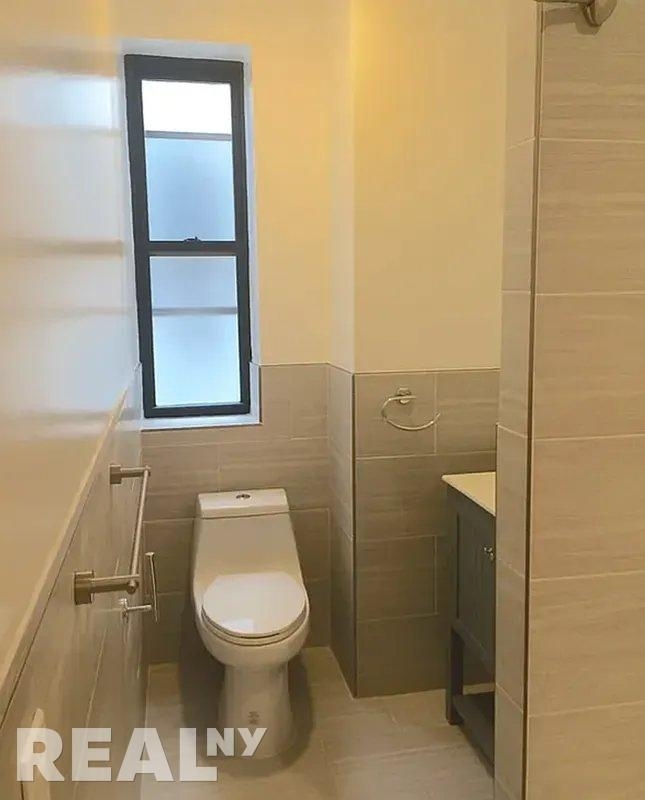 W 151st St - Photo 3