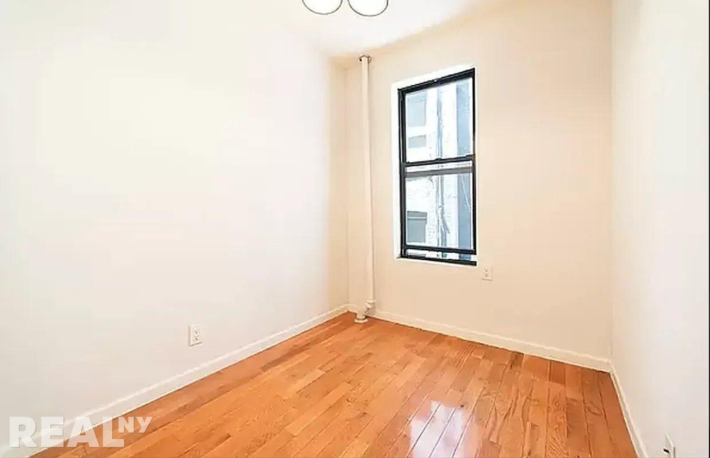 W 151st St - Photo 1
