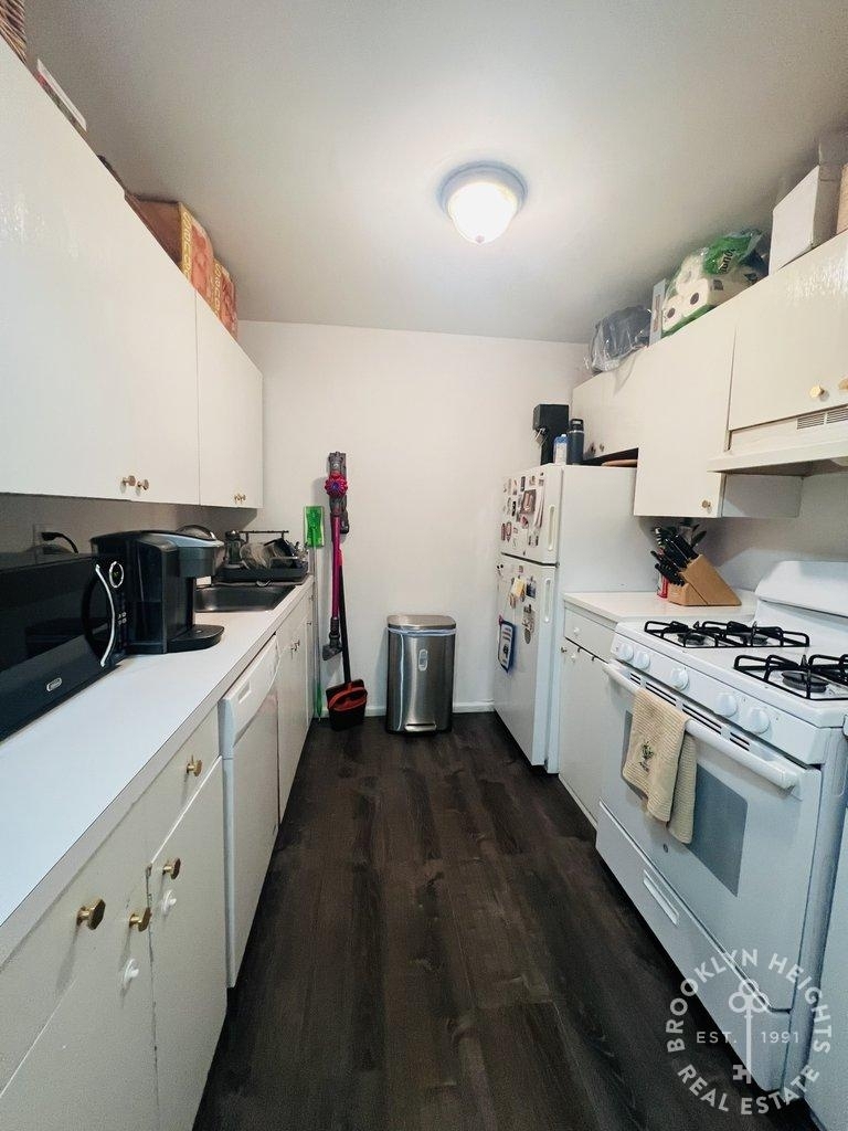 371 Pacific St. - Photo 5