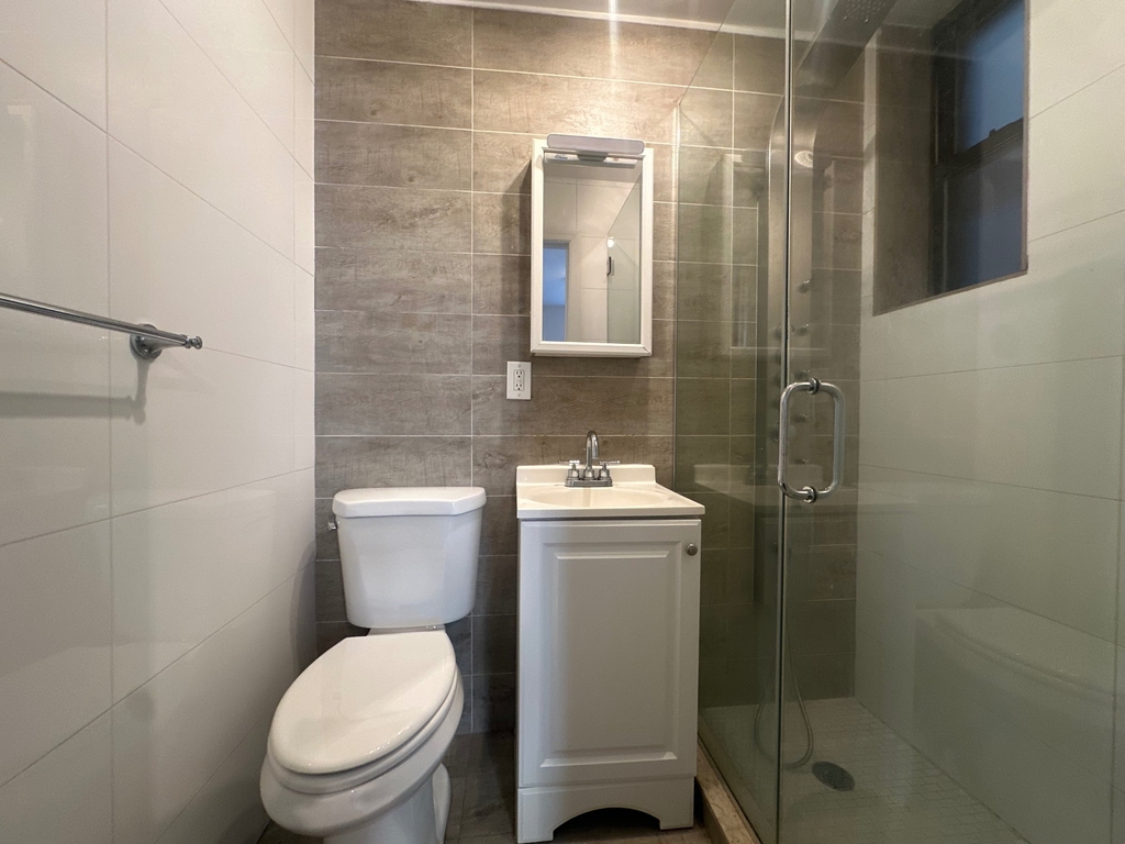 386 Manhattan Avenue - Photo 7