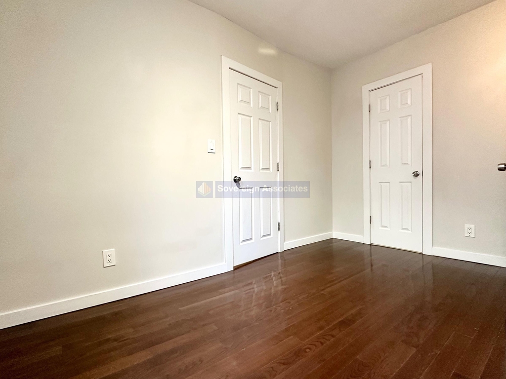 386 Manhattan Avenue - Photo 6