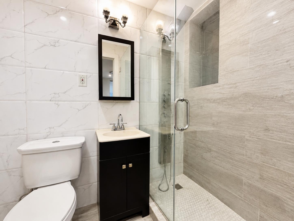 386 Manhattan Avenue - Photo 8