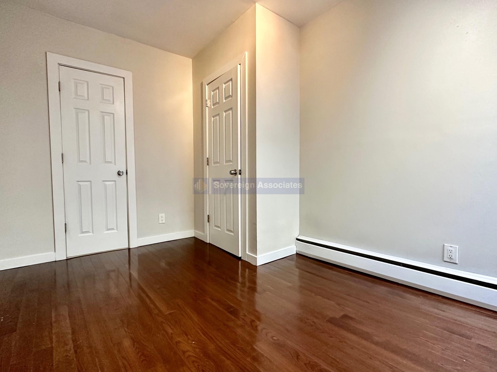 386 Manhattan Avenue - Photo 5