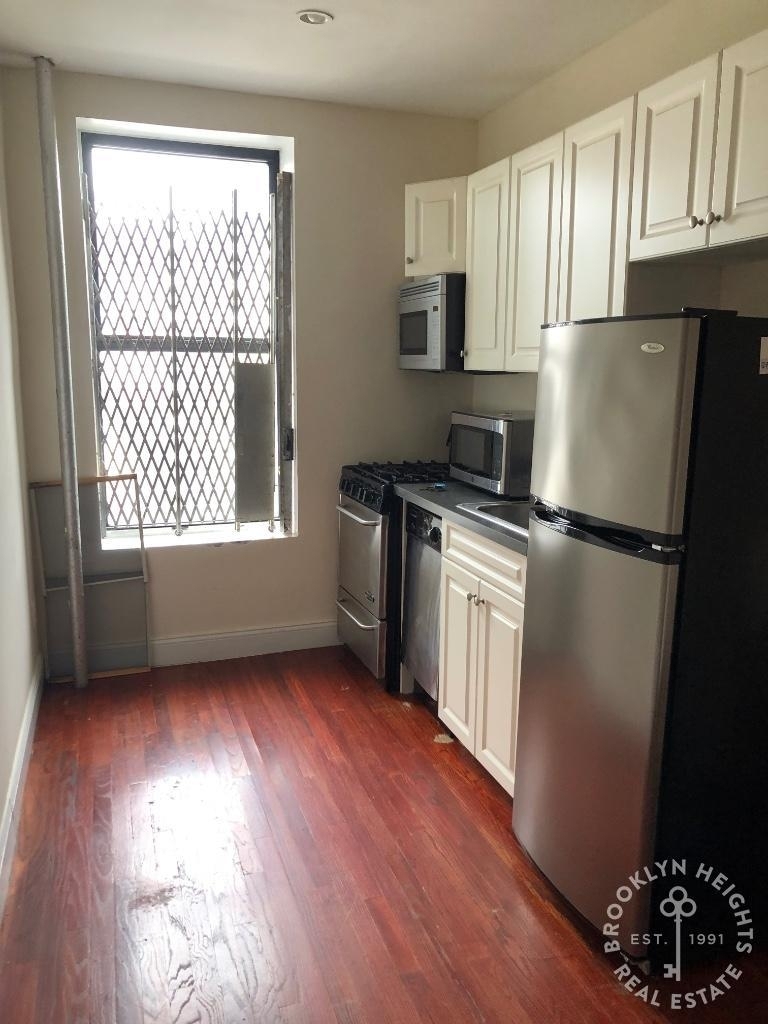 568 Pacific St. - Photo 2