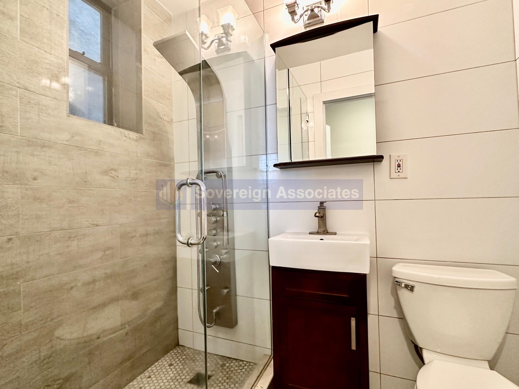 386 Manhattan Avenue - Photo 4