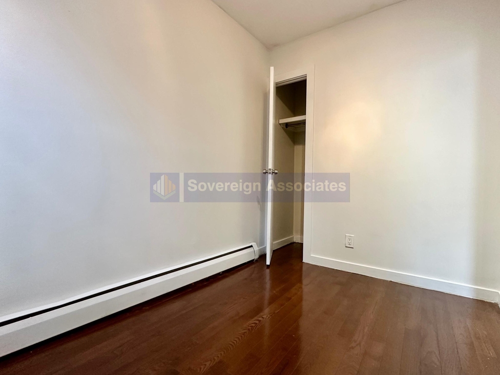 386 Manhattan Avenue - Photo 3