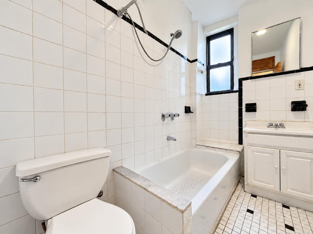 4305 Broadway - Photo 9