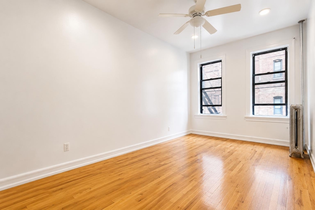 4305 Broadway - Photo 2