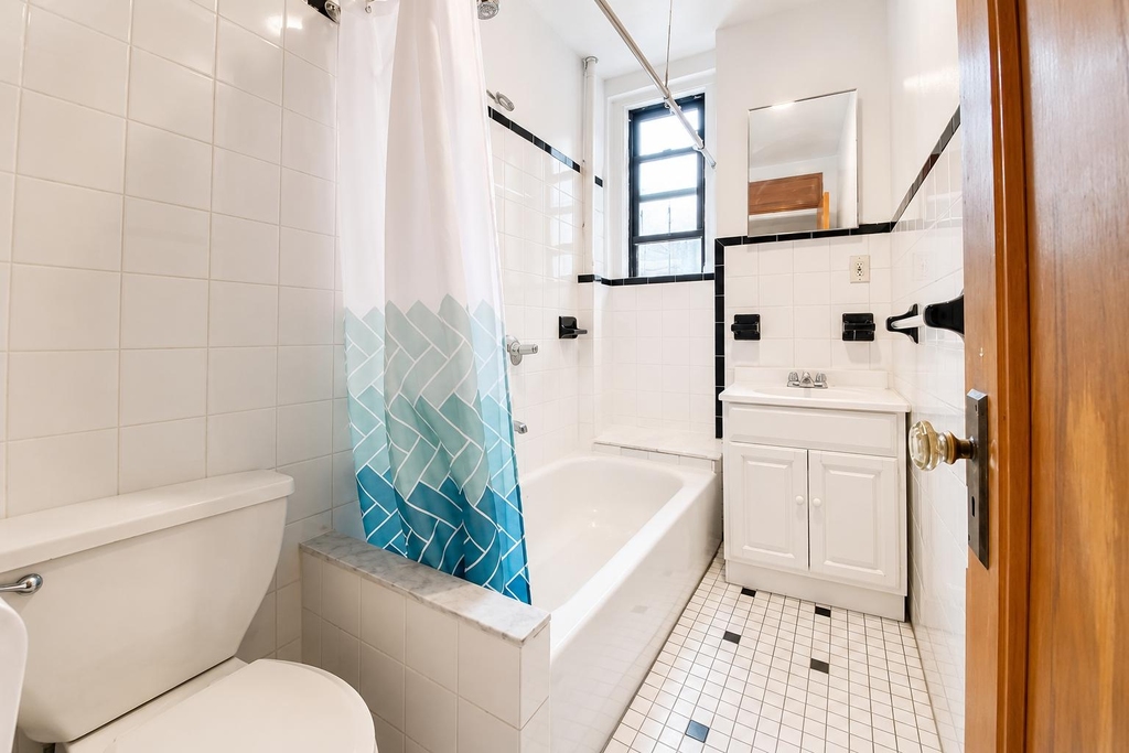 4305 Broadway - Photo 14