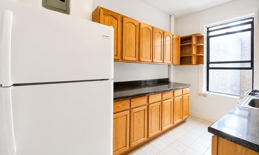 4305 Broadway - Photo 12
