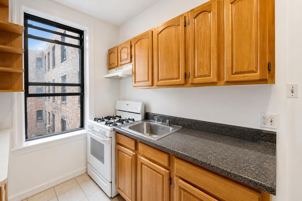 4305 Broadway - Photo 13