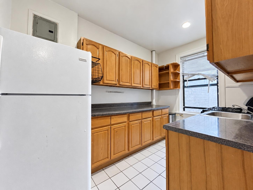 4305 Broadway - Photo 8