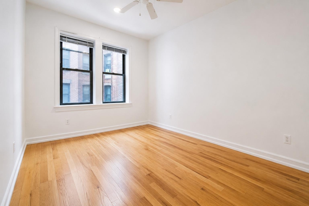 4305 Broadway - Photo 10