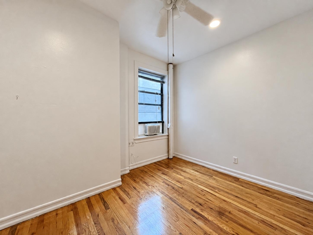 4305 Broadway - Photo 2