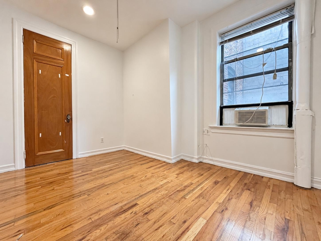4305 Broadway - Photo 4