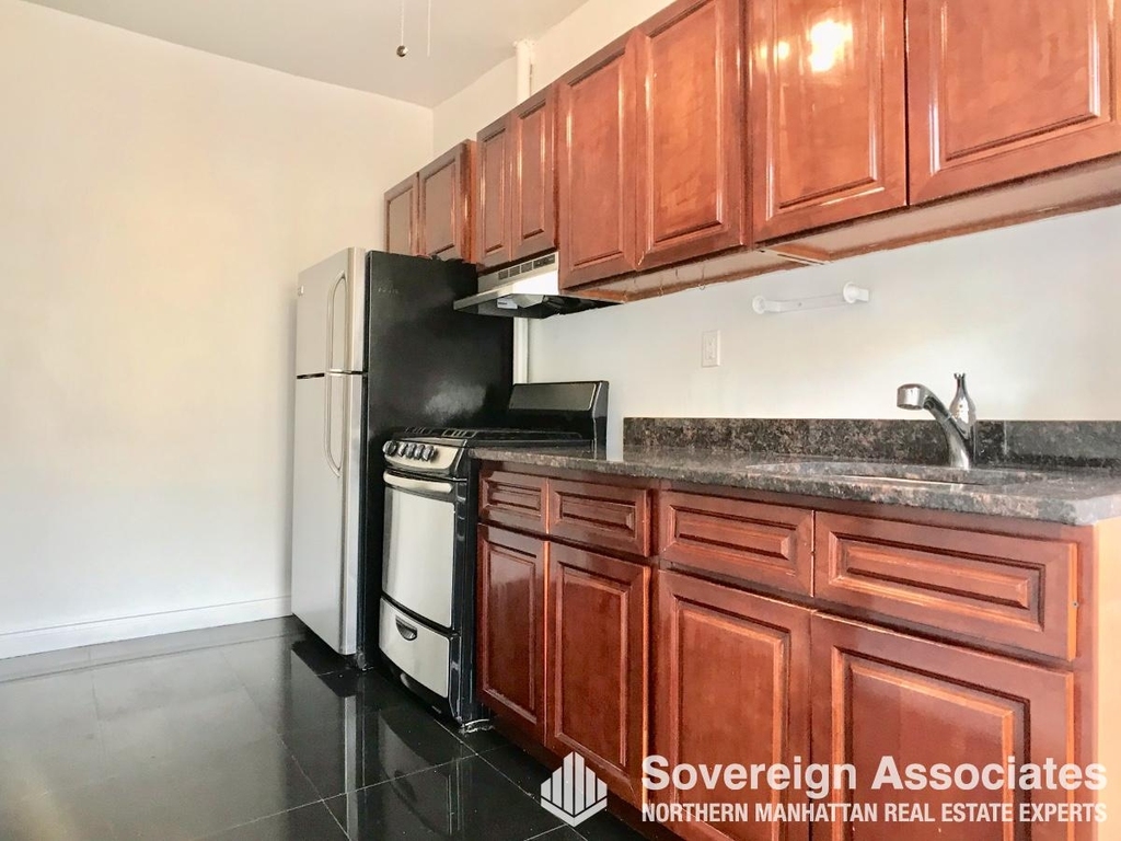 3139 Broadway - Photo 2