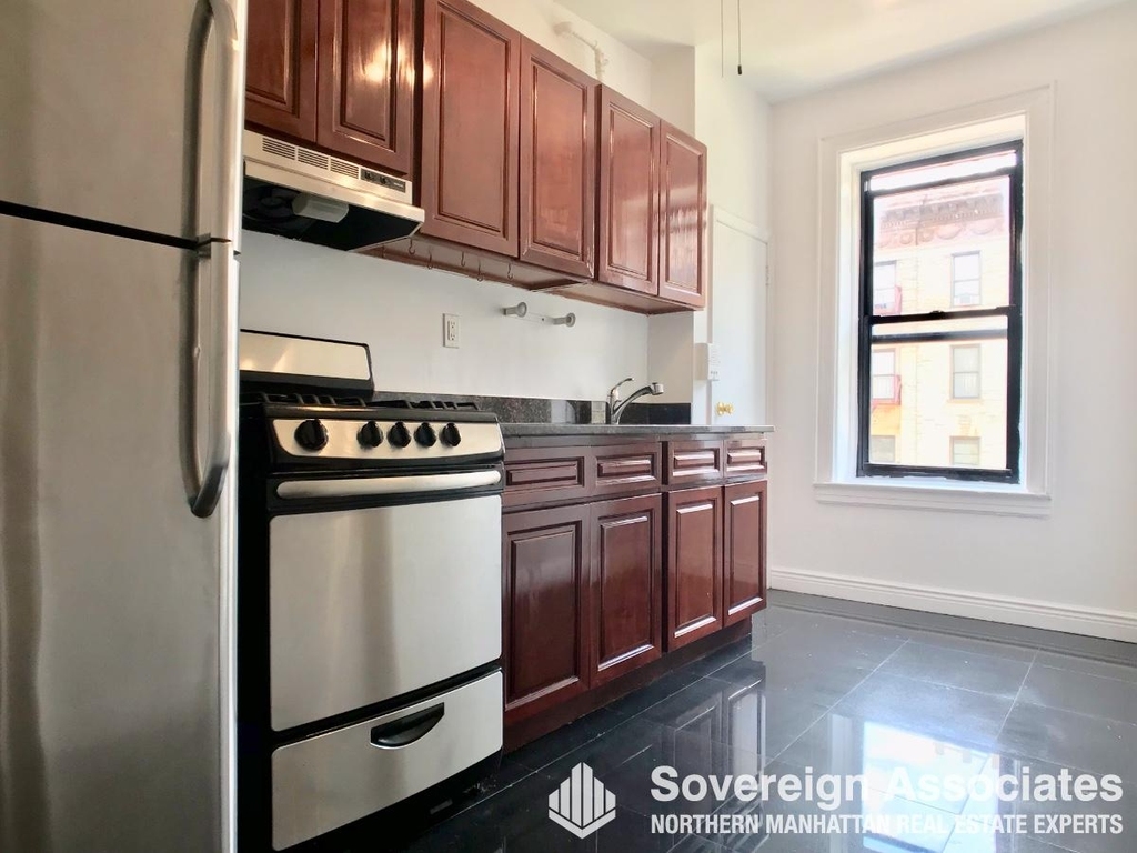 3139 Broadway - Photo 1