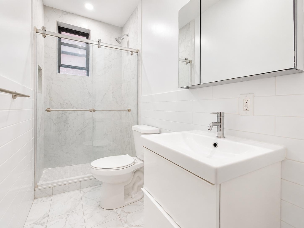 184 Claremont Avenue - Photo 10