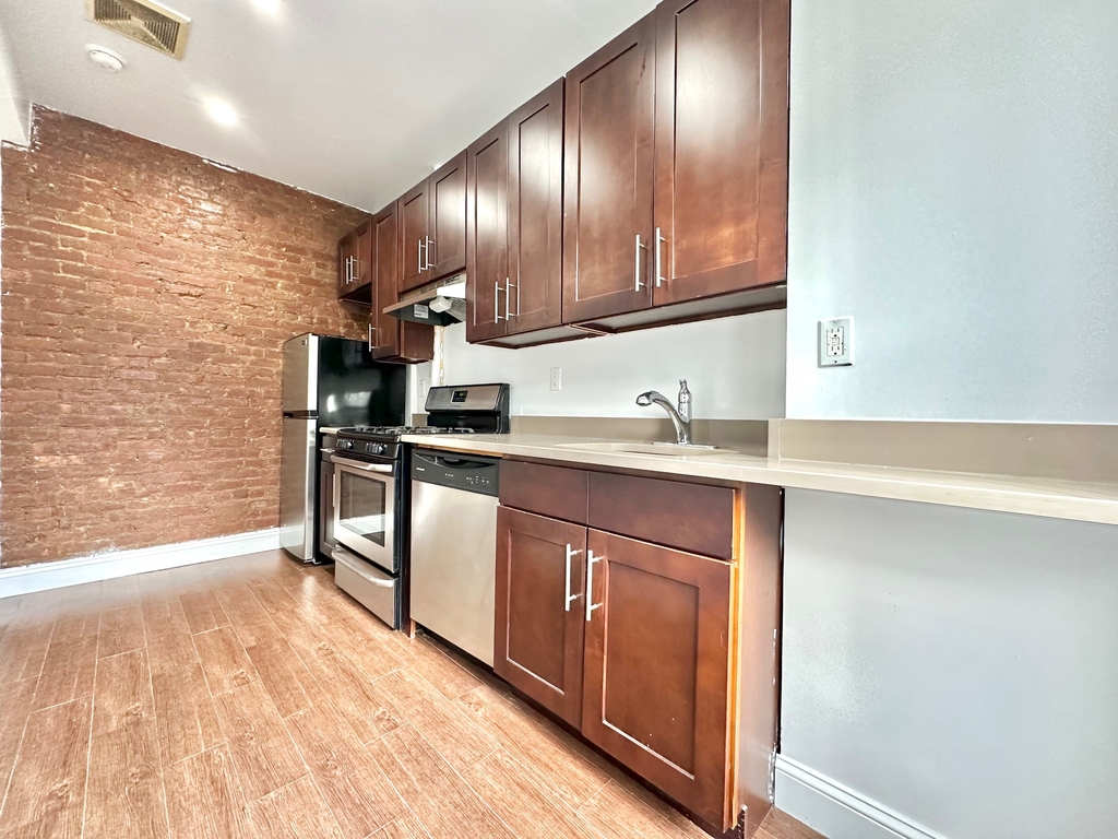 3139 Broadway - Photo 5
