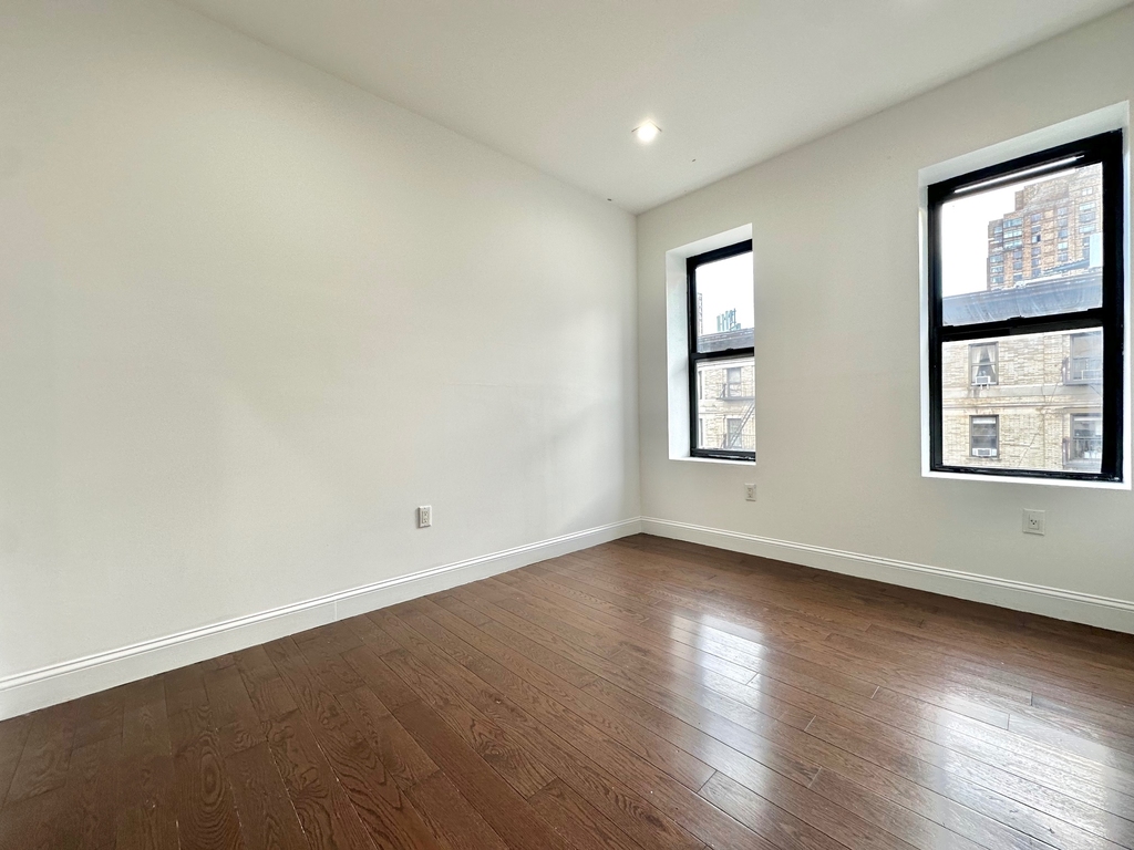 3139 Broadway - Photo 6