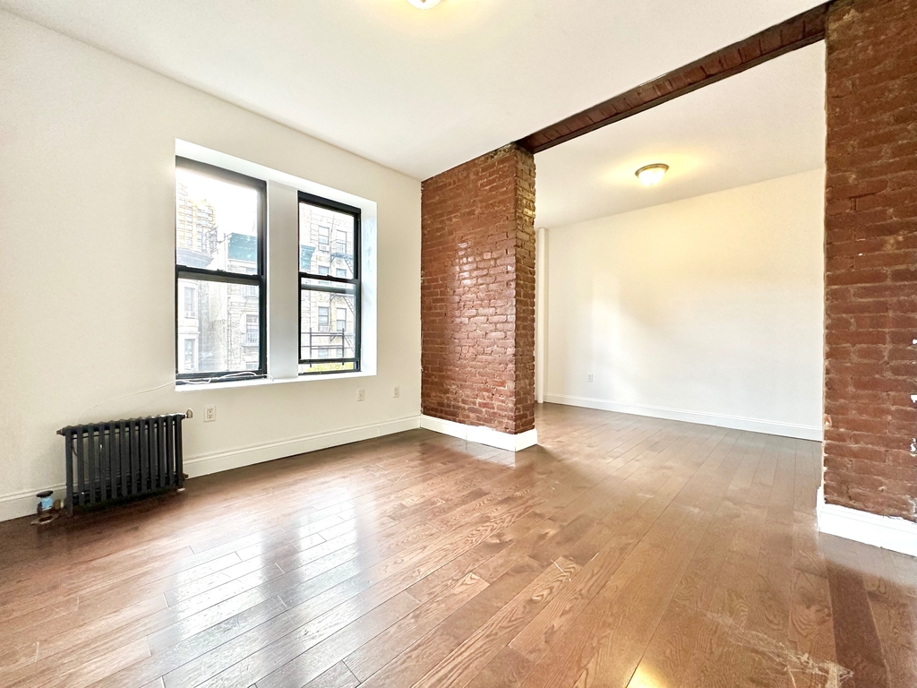 3139 Broadway - Photo 2