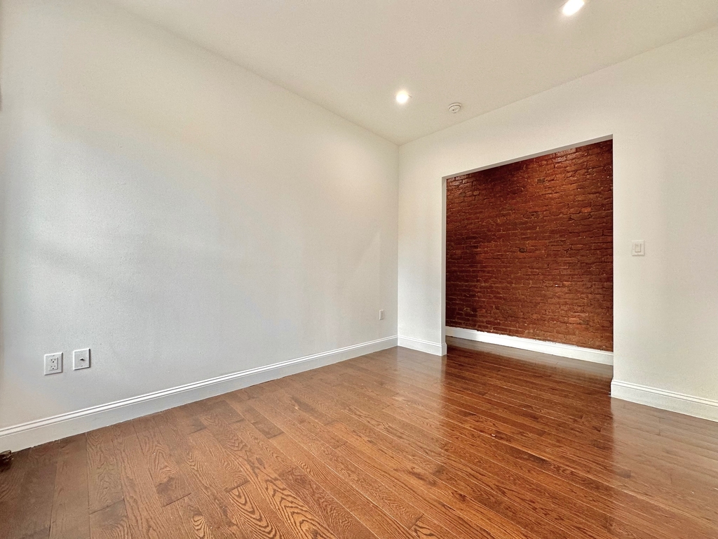 3139 Broadway - Photo 7