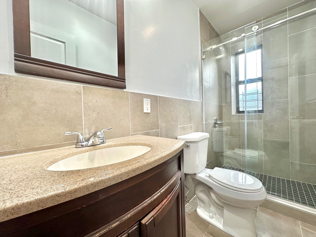 3139 Broadway - Photo 3