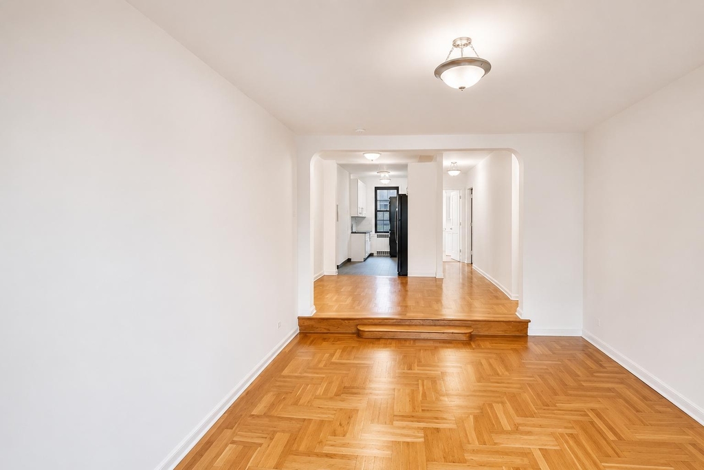 700 Fort Washington Avenue - Photo 2