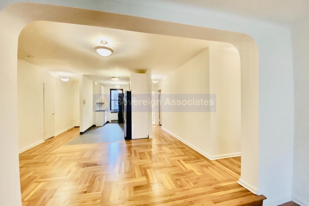 700 Fort Washington Avenue - Photo 2