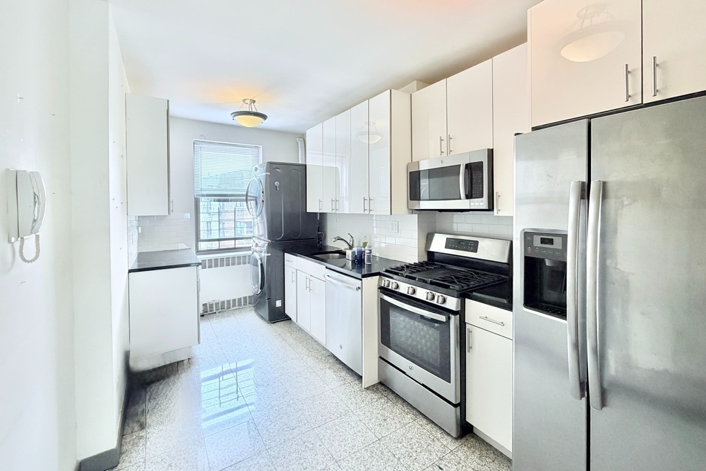 700 Fort Washington Avenue - Photo 8
