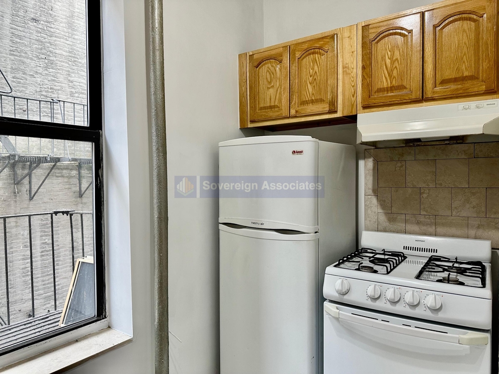 3133 Broadway - Photo 4