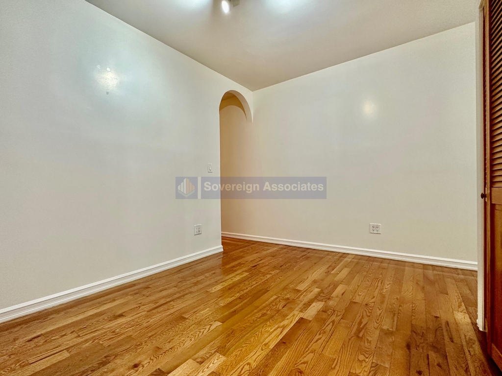 3133 Broadway - Photo 2