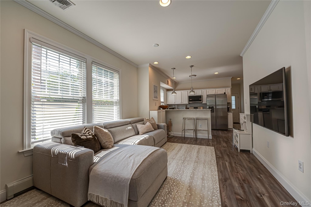 7 Nathan Hale Drive - Photo 4