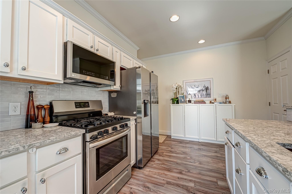 7 Nathan Hale Drive - Photo 8