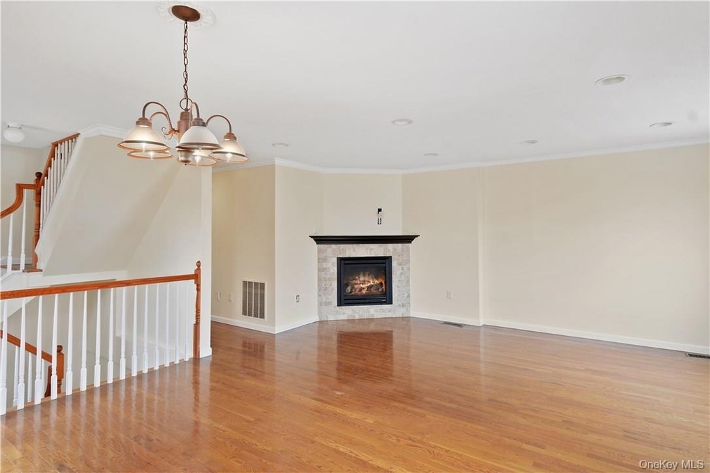 5 Crosby Place - Photo 1