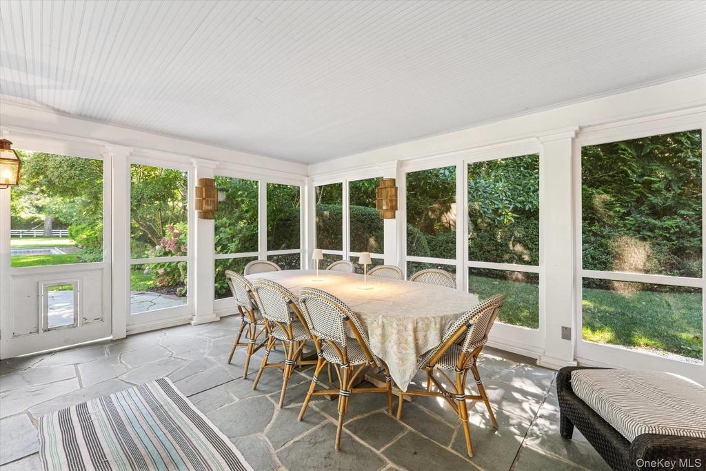 20 Quogue Street - Photo 4
