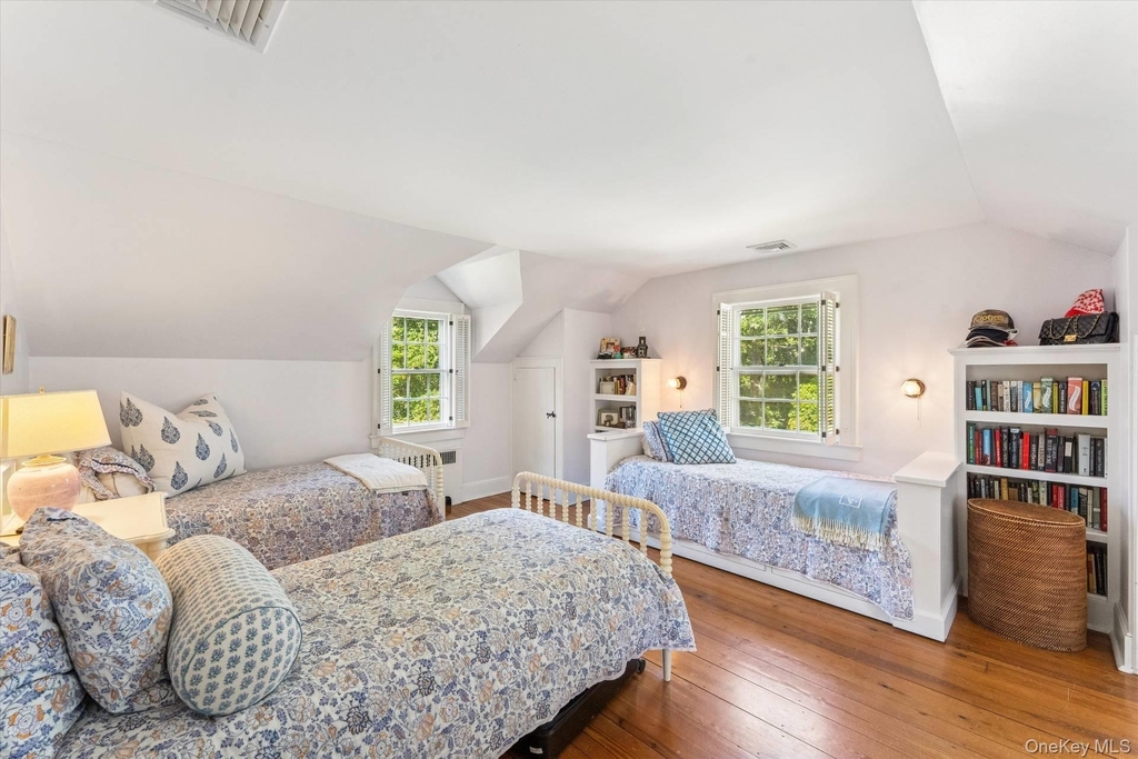 20 Quogue Street - Photo 14